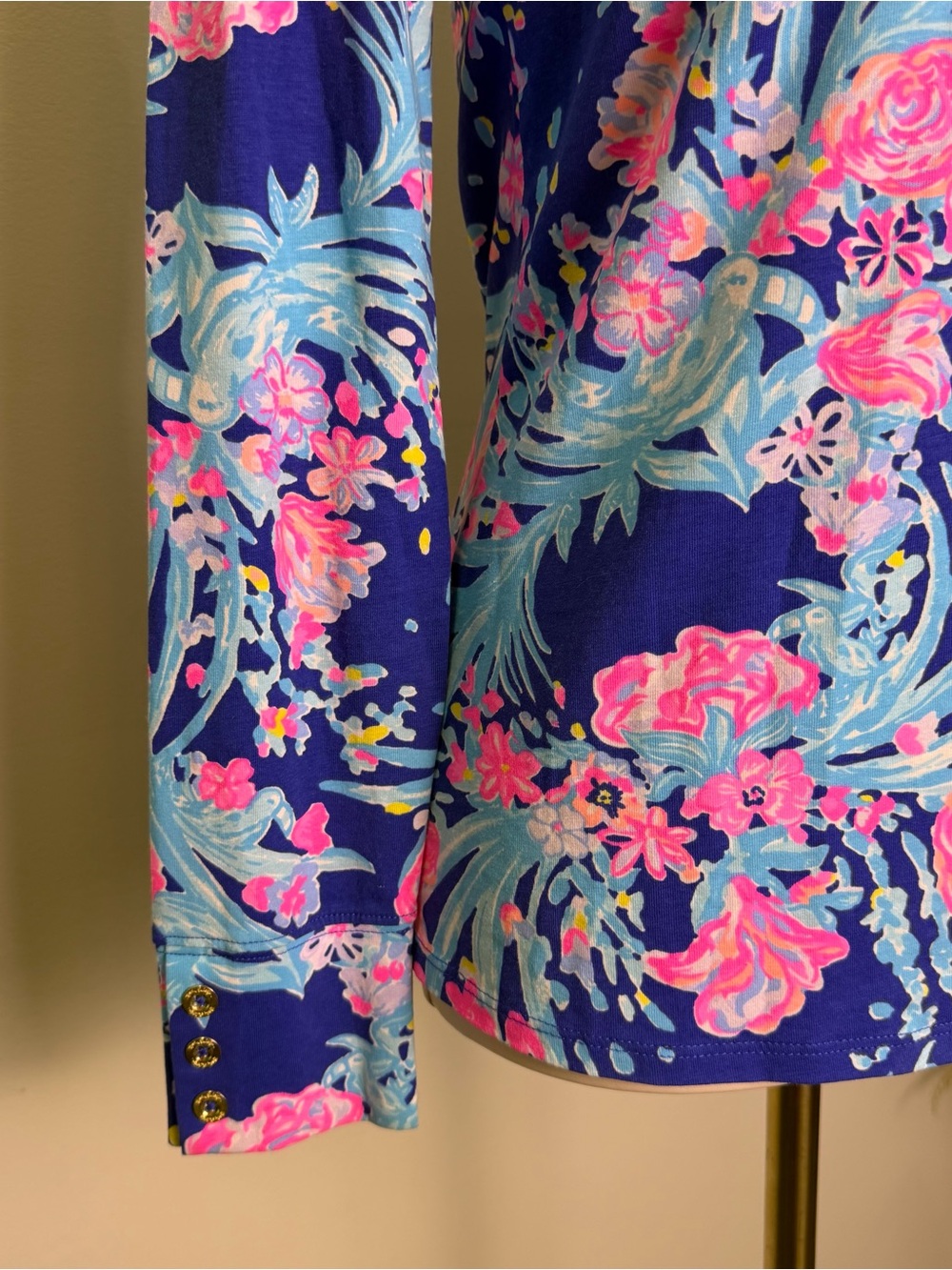 Lilly Pulitzer Sugartown Blue Floral Knit Top Size S Button Cuff Boat Neck - Picture 3 of 8